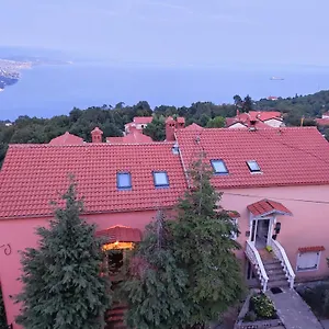 https://uphill-opatija-apartment.primorje-gorskikotar.com